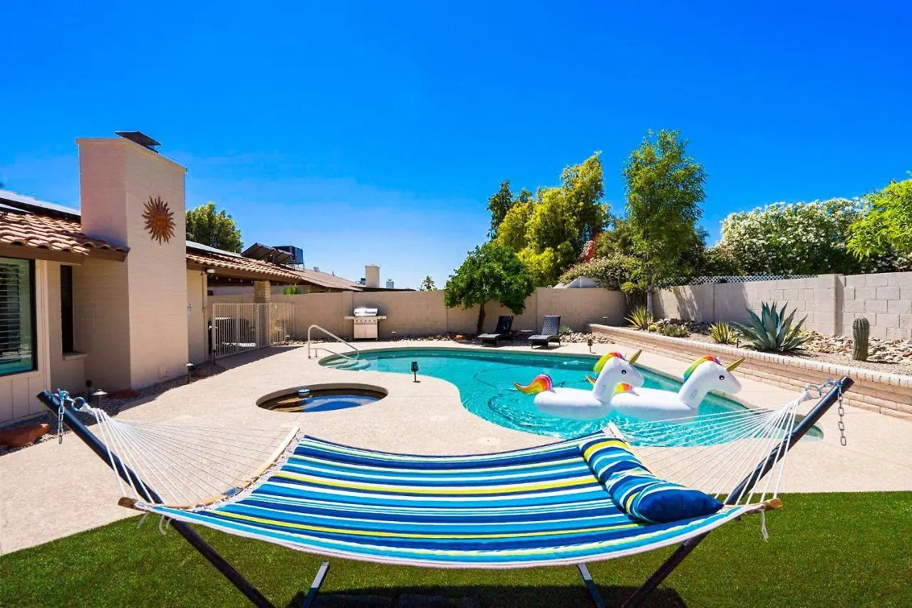 Holiday home Cozy Phoenix Home Heated Pool & Spa With King Beds
